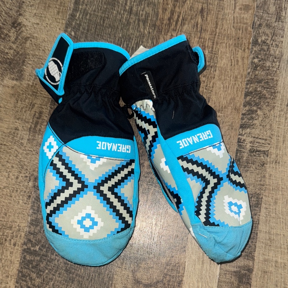 Stay Warm & Stylish with Grenade Kids' Ski Mittens - Size S